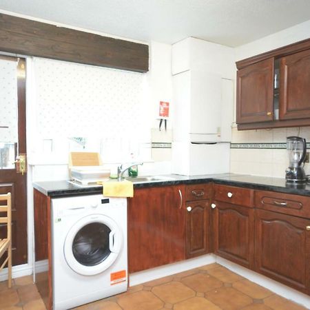 Four Bedroom Townhouse 12 Minutes Walk To Excel Exhibition Centre Londen Buitenkant foto