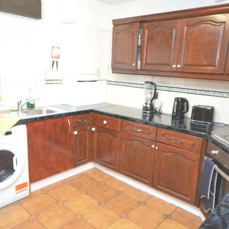 Four Bedroom Townhouse 12 Minutes Walk To Excel Exhibition Centre Londen Buitenkant foto